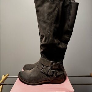 Crown Vintage - Stylish Grey Women's Boots - Wide Calf